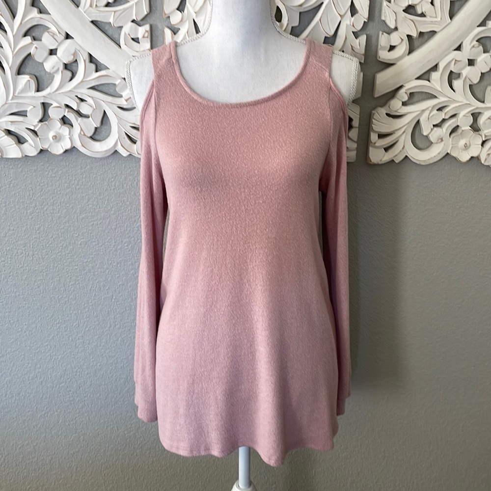 Cold shoulder top